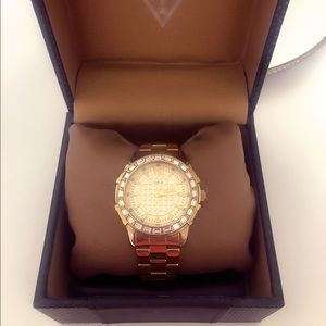 NEW | GUESS watch